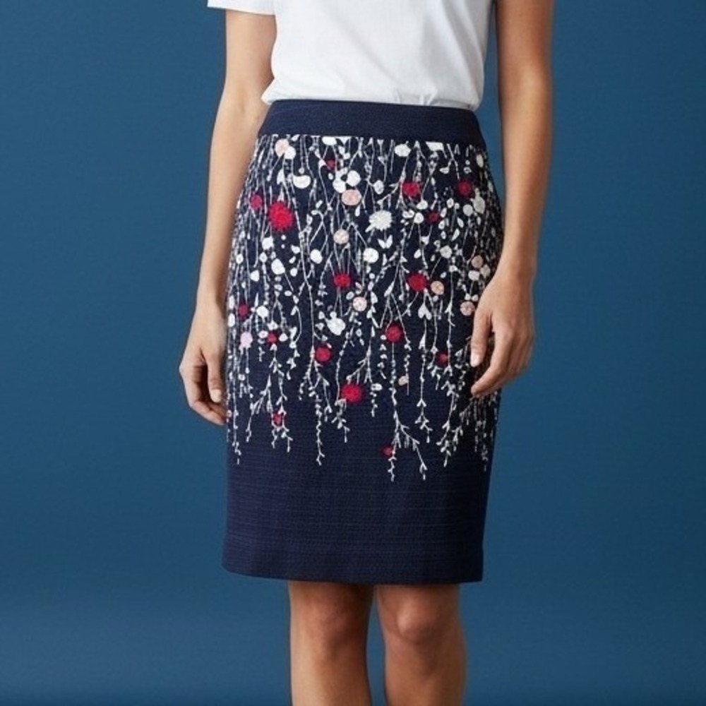 Boden Navy Blue Floral Embroidered Textured Pencil Skirt US 4R Preppy Floral